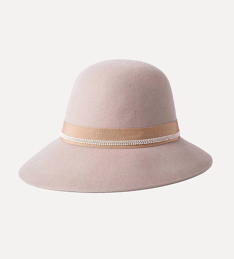 Cloche store hat pronunciation